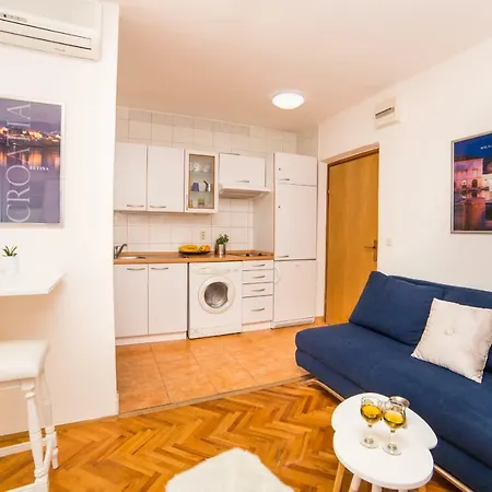 Marivan Centar&beach Apartment