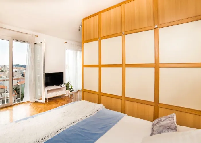 Marivan Centar&beach Макарська