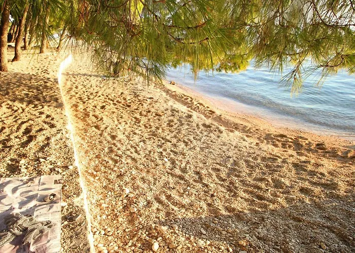 Marivan Centar&beach Апартаменти