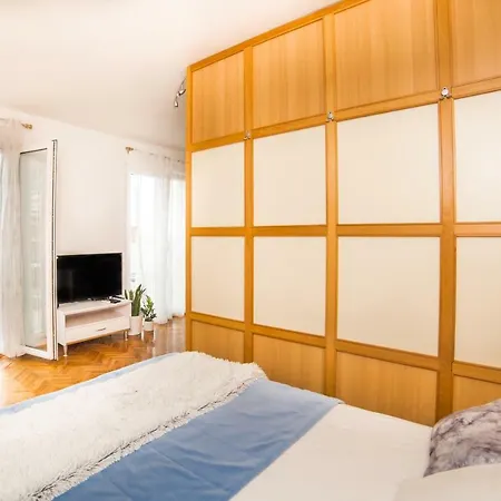 Marivan Centar&beach 马卡尔斯卡