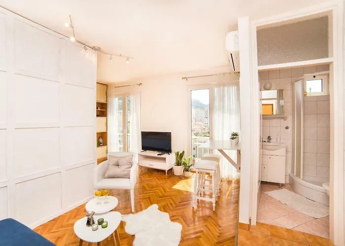 Marivan Centar&beach Apartment